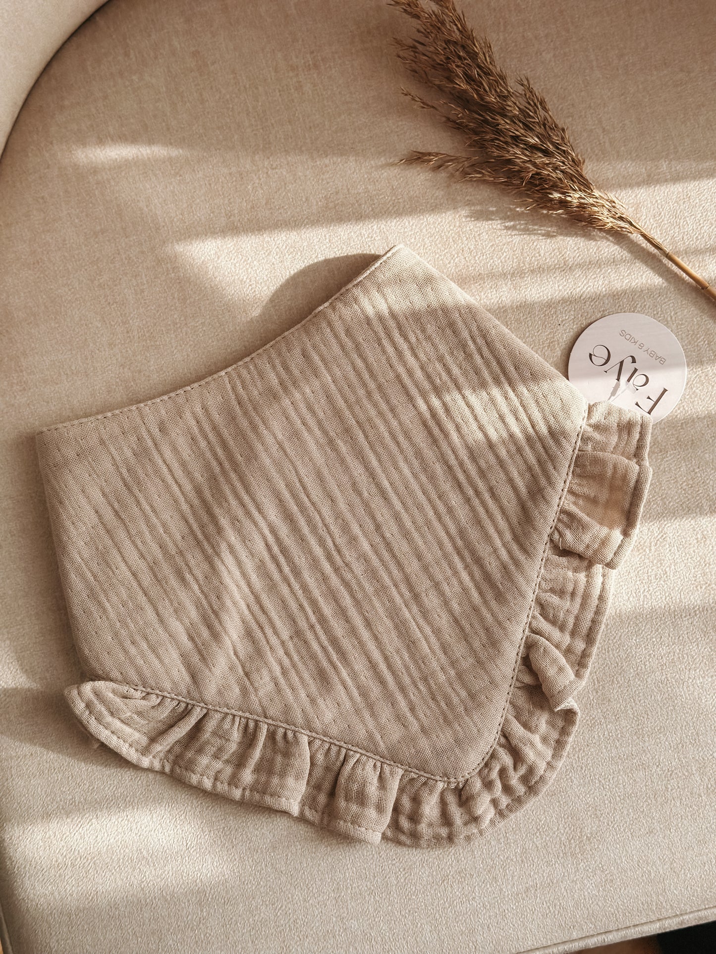 Hydrofiel slabbetje ruffles - Sand |